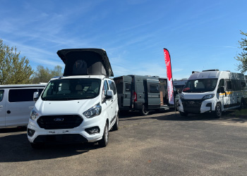 exposition de vans aménagés